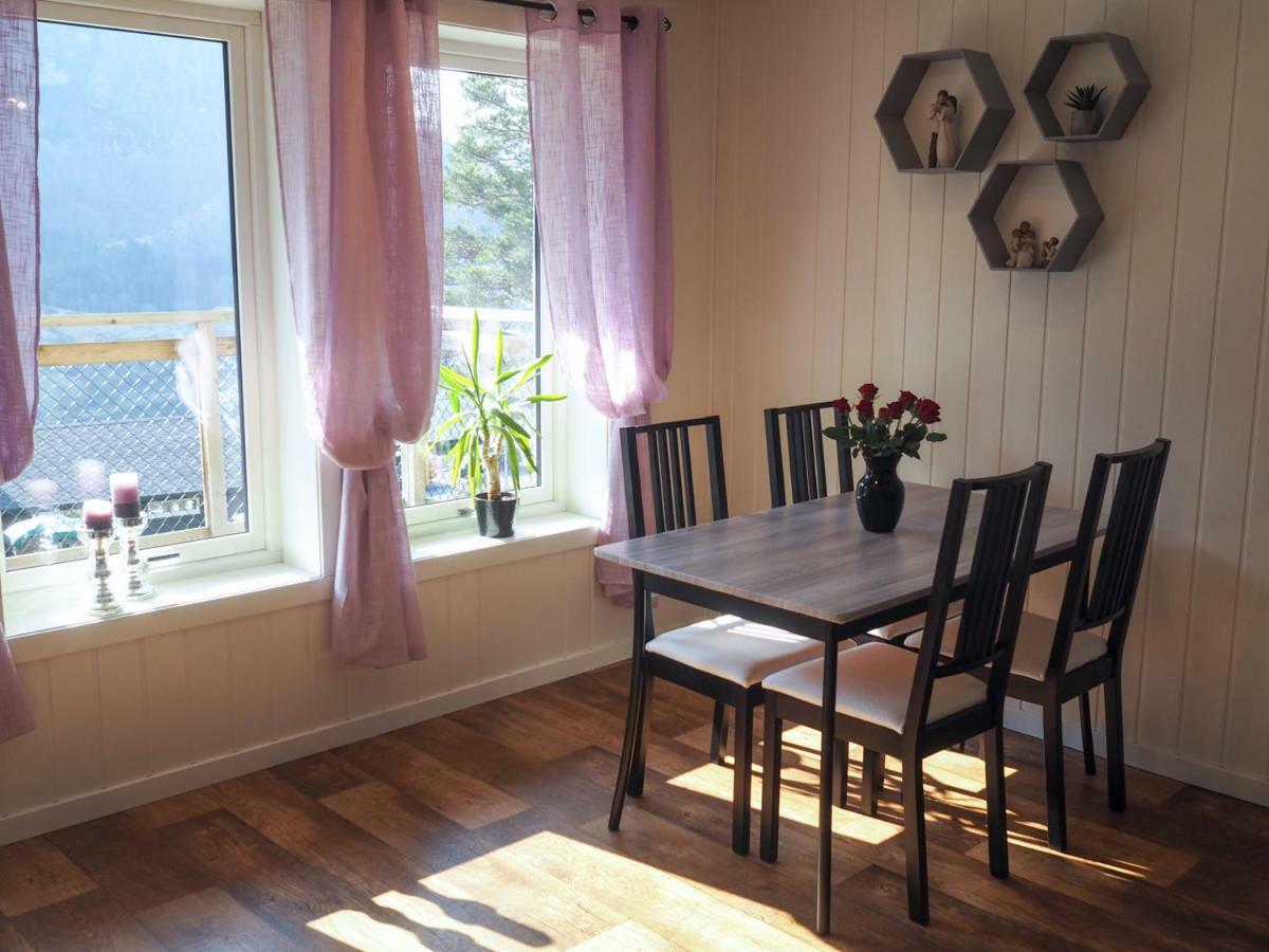 Stryn Stor Og Moderne Leilighet Ngoại thất bức ảnh